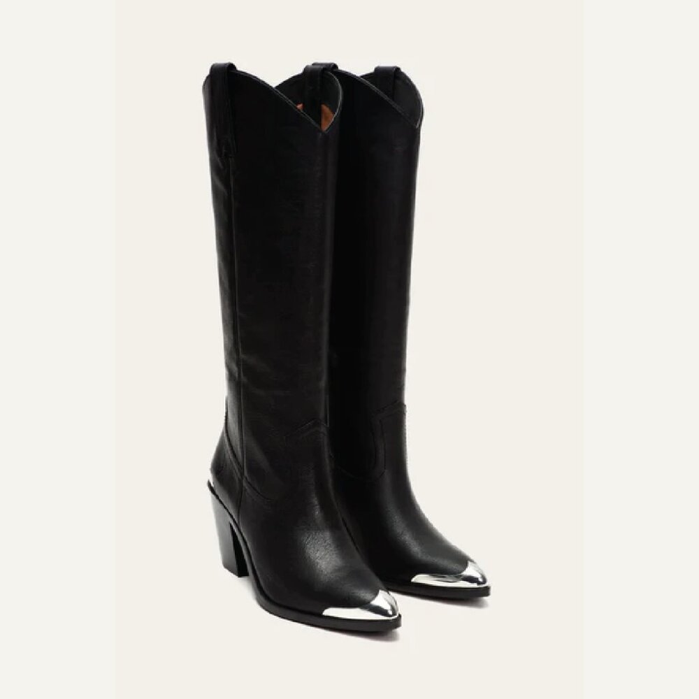Faye Metal Plate Pull On Western Boot in Black